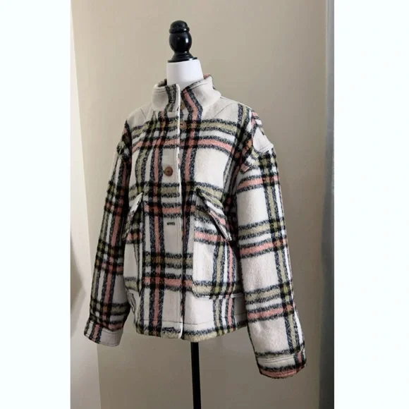 Bagatelle Shacket - Picture 5 of 14